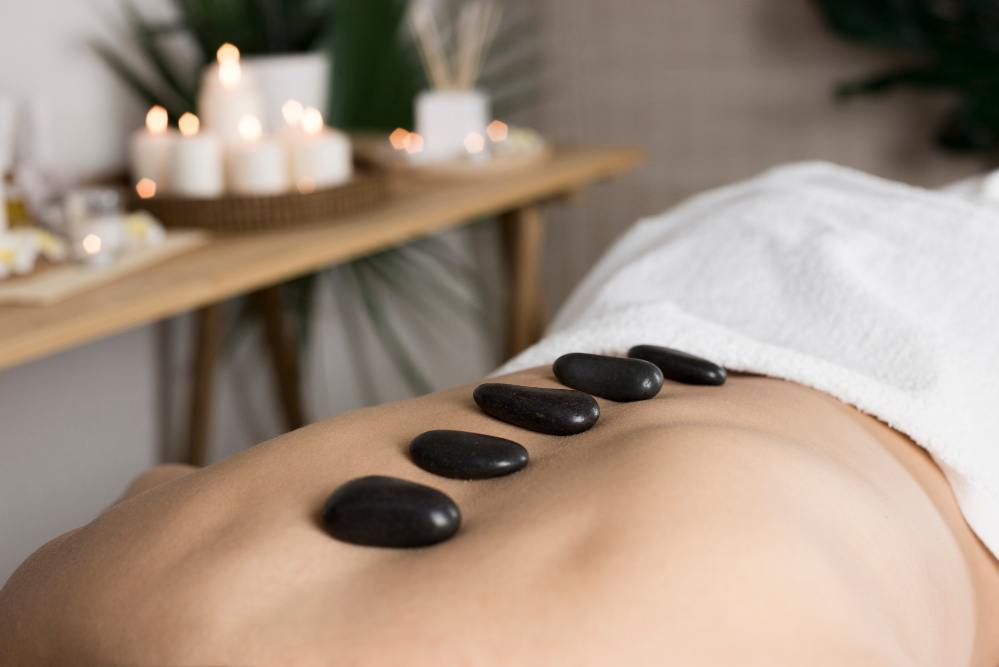 Gay massages with hot stones: benefits and basic technique   